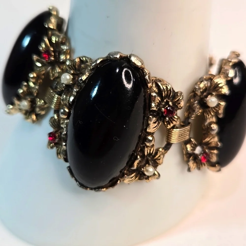 Selro Selini Style Cabochon Goldtone Bracelet Pearls Red Rhinestones 1950's